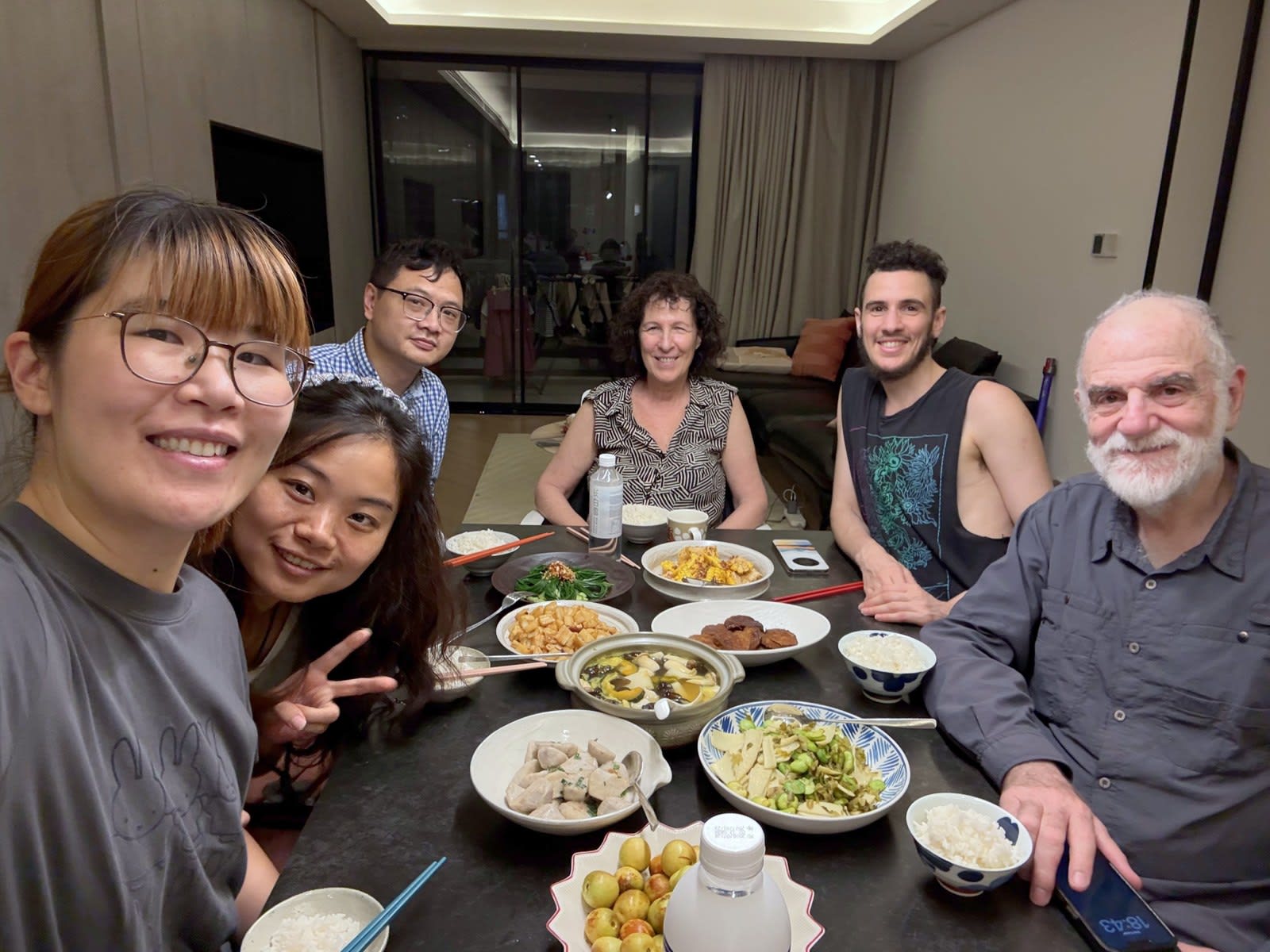 Guests at dinner with Eating (Yiting)