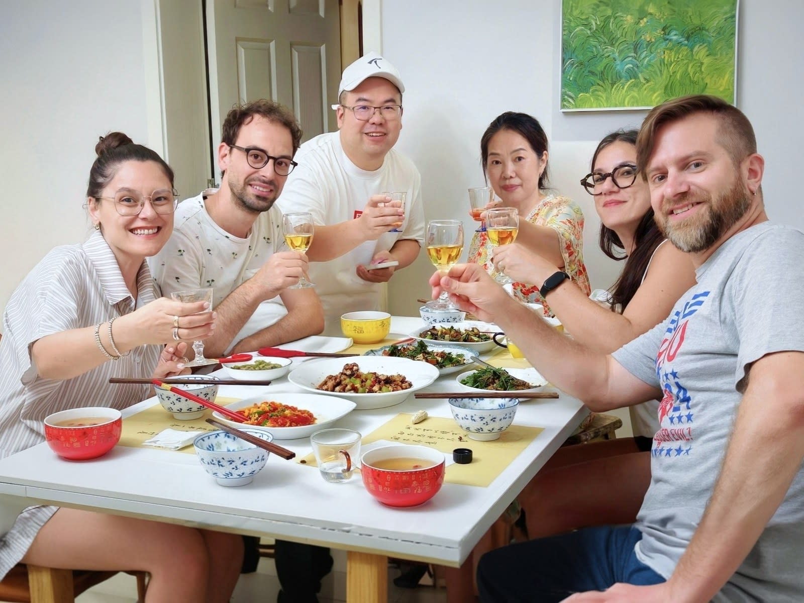 Guests at dinner with Dragon (Xiaolong) 小龙