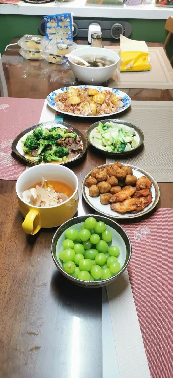 Lion’s Family food photo 4