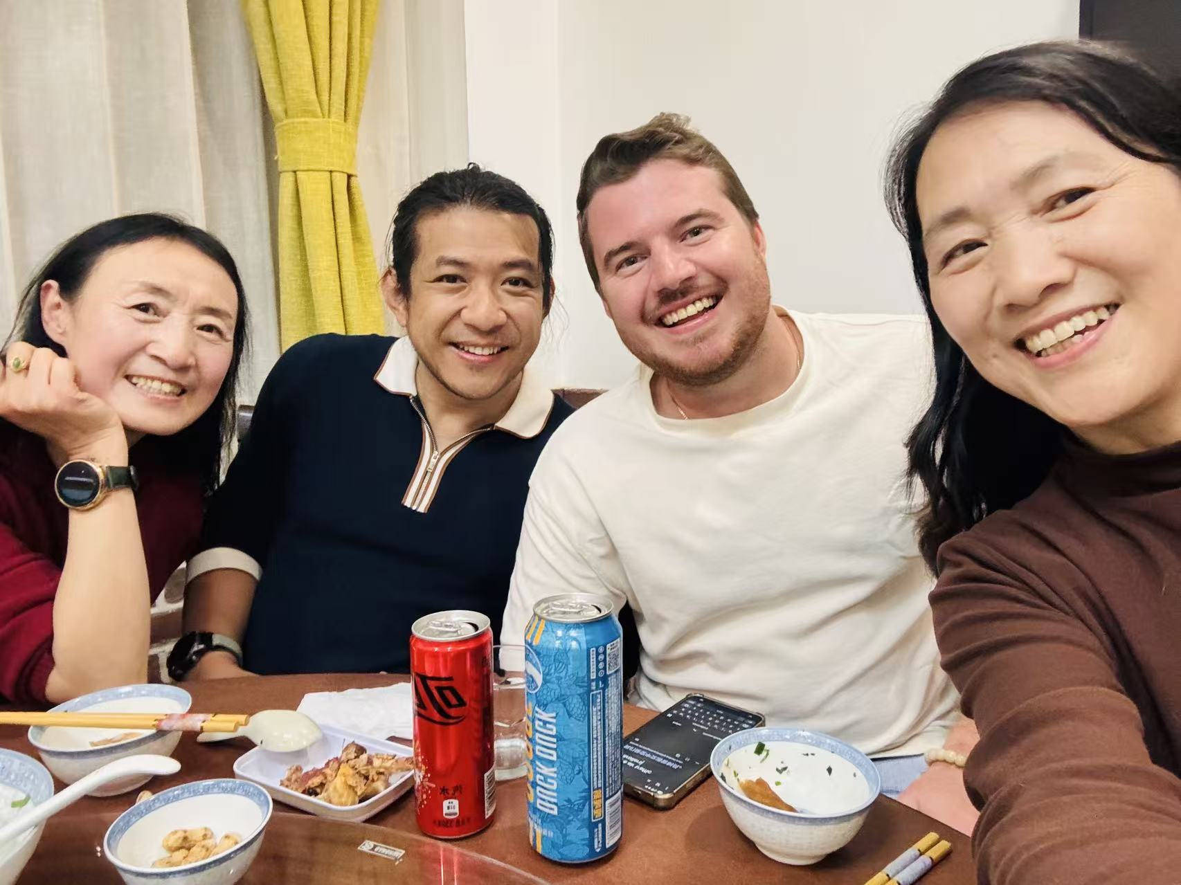 Where friends and couples come to share a real Shanghai family meal.