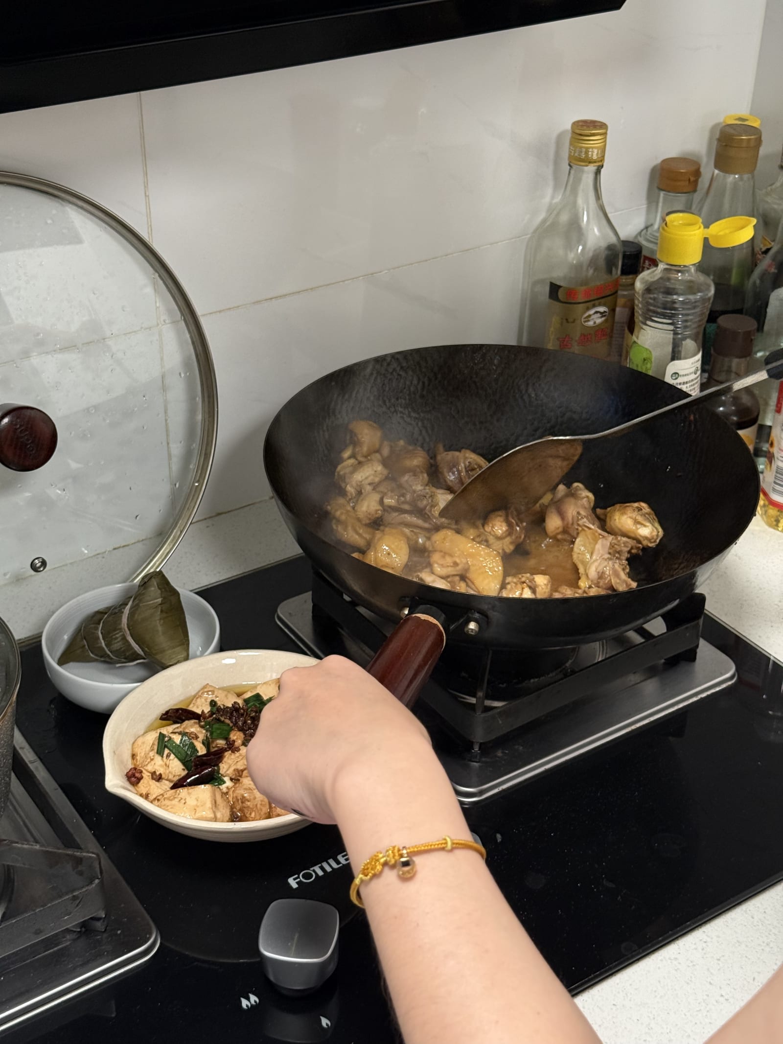 Chuan 川 lifestyle photo 2