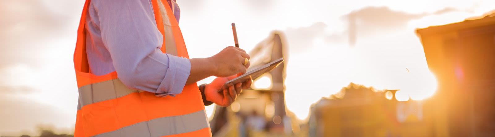 Text overlay background image - Man in high-vis vest
