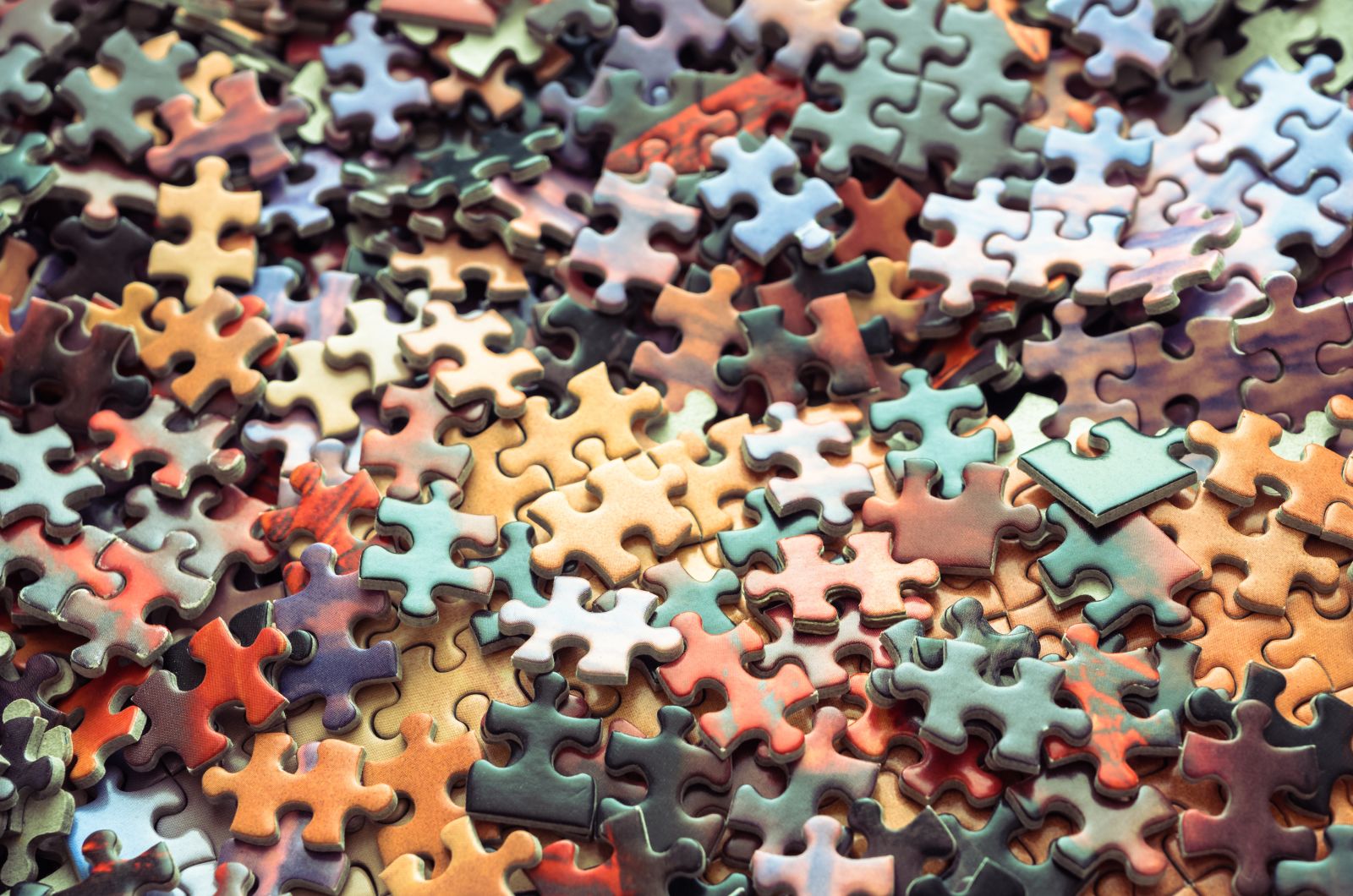Photo of assorted jigsaw puzzle pieces