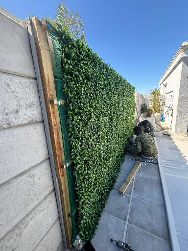 Artificial hedge installation placeholder