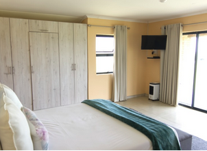 Family Room Image 3