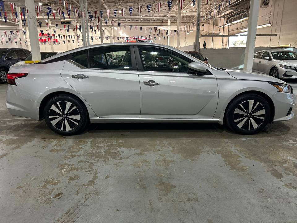 Nissan Altima 2021