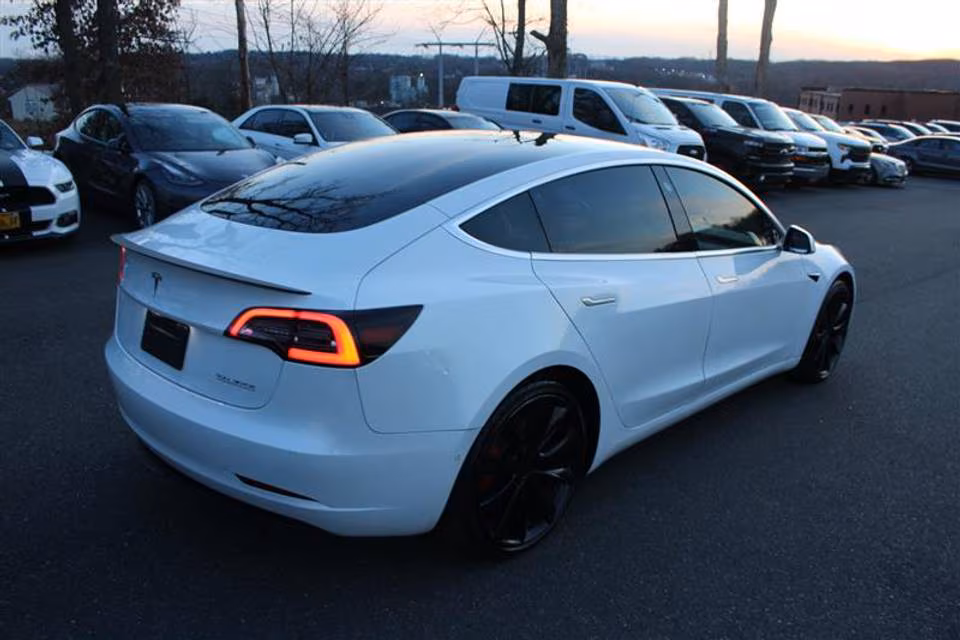 Tesla Model 3 2023