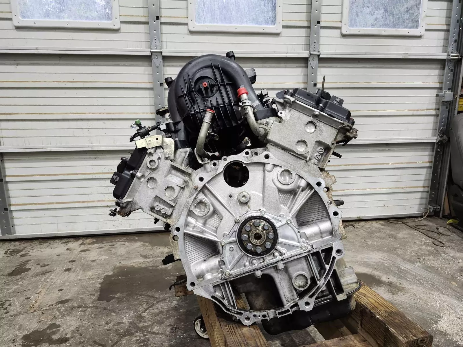 Nissan VK56DE 5.6L V8 Engine