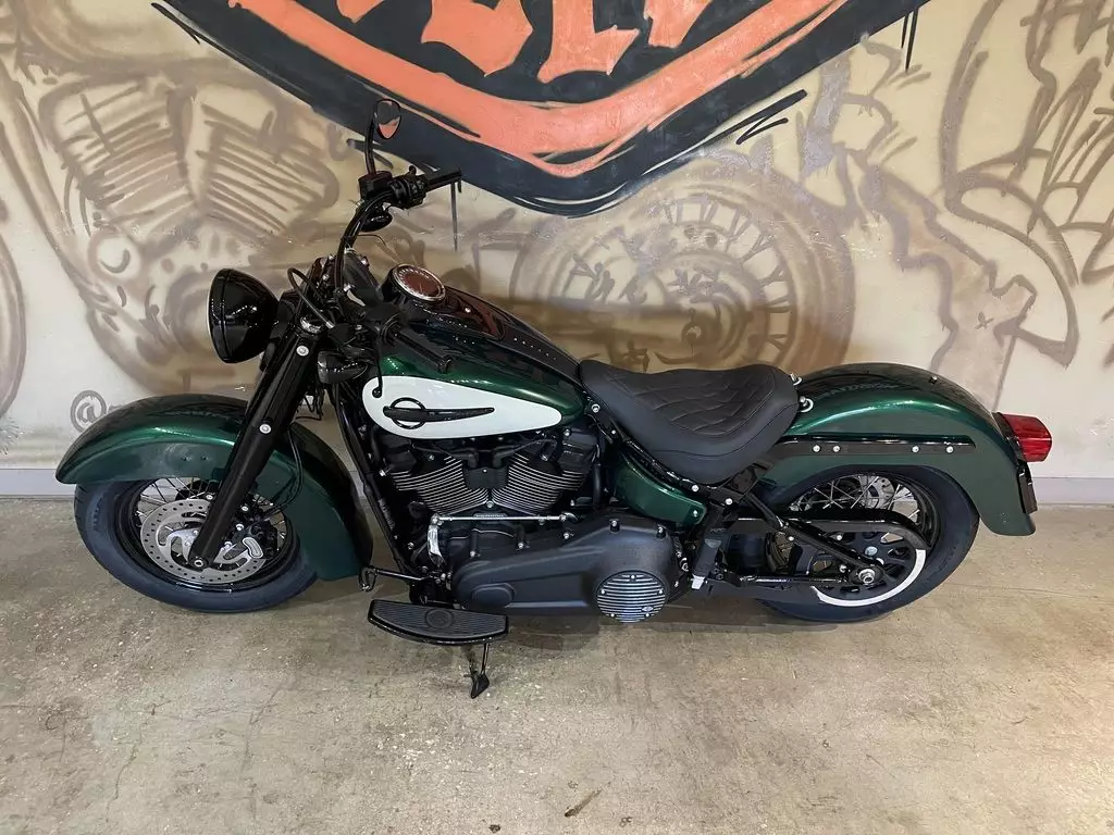 Harley-Davidson Heritage Classic(FLHCS)