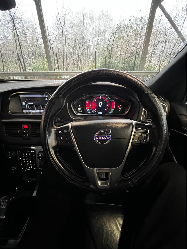 Volvo V40 D2 R-Design 2012