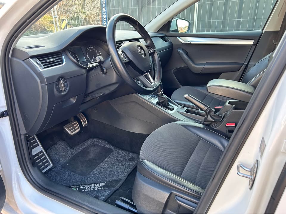 Skoda Octavia TDI Elegance 2013