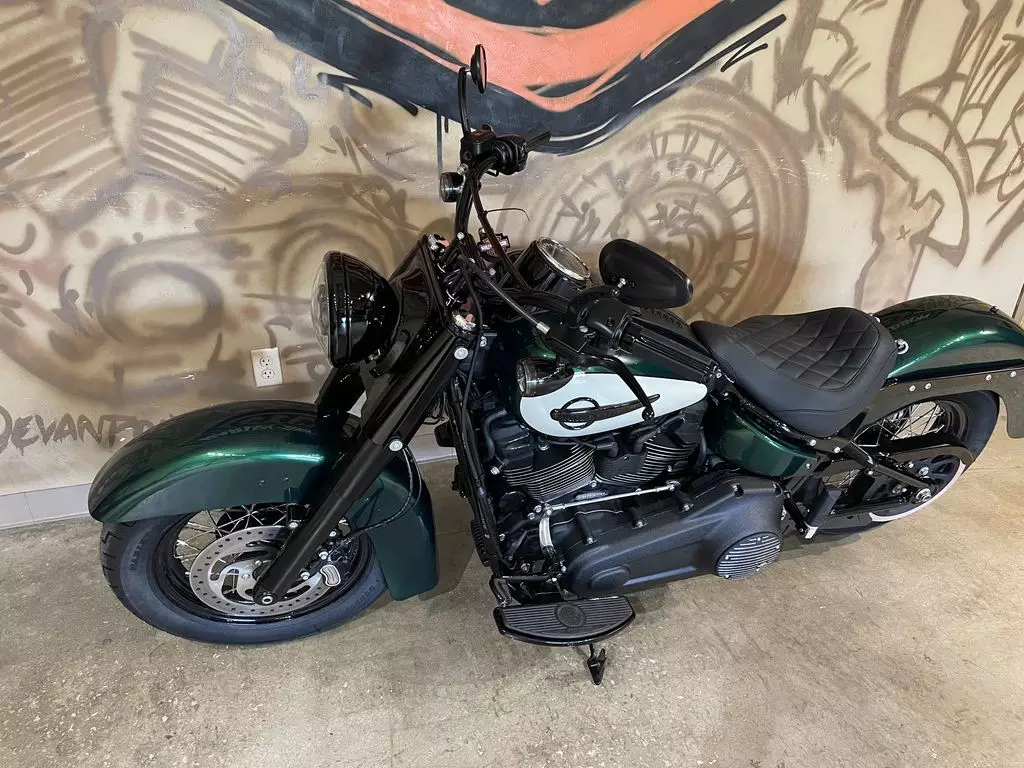 Harley-Davidson Heritage Classic(FLHCS)