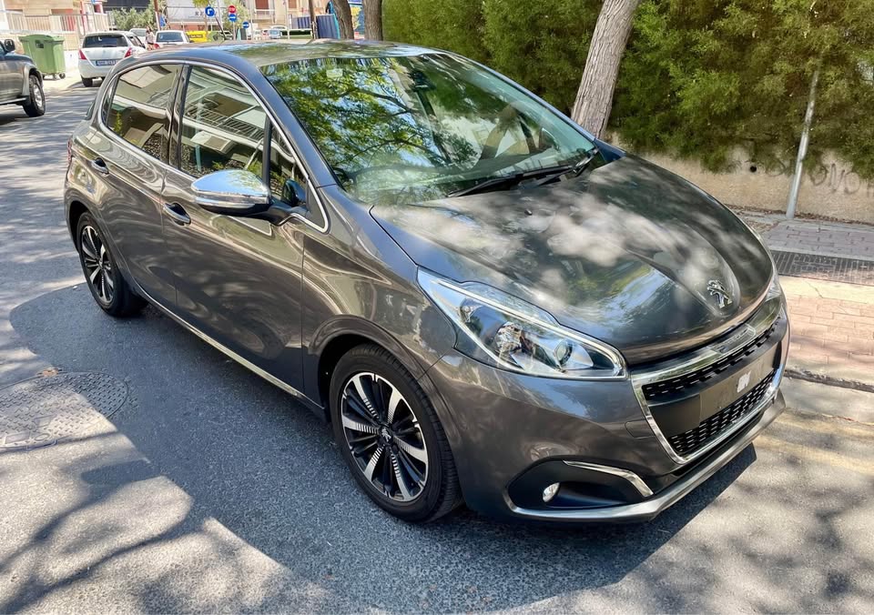 Peugeot 208 Allure 2019