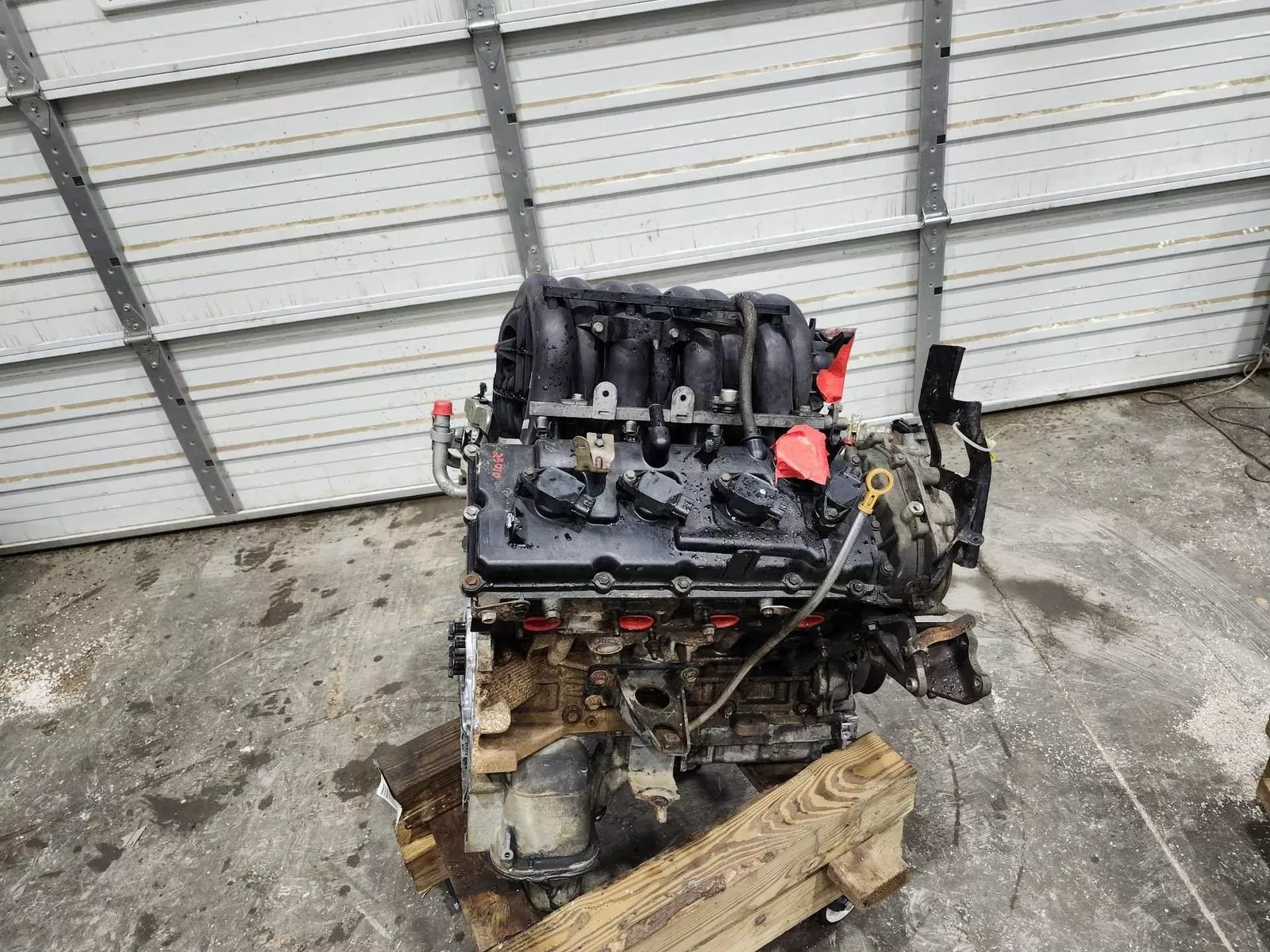 Nissan VK56DE 5.6L V8 Engine