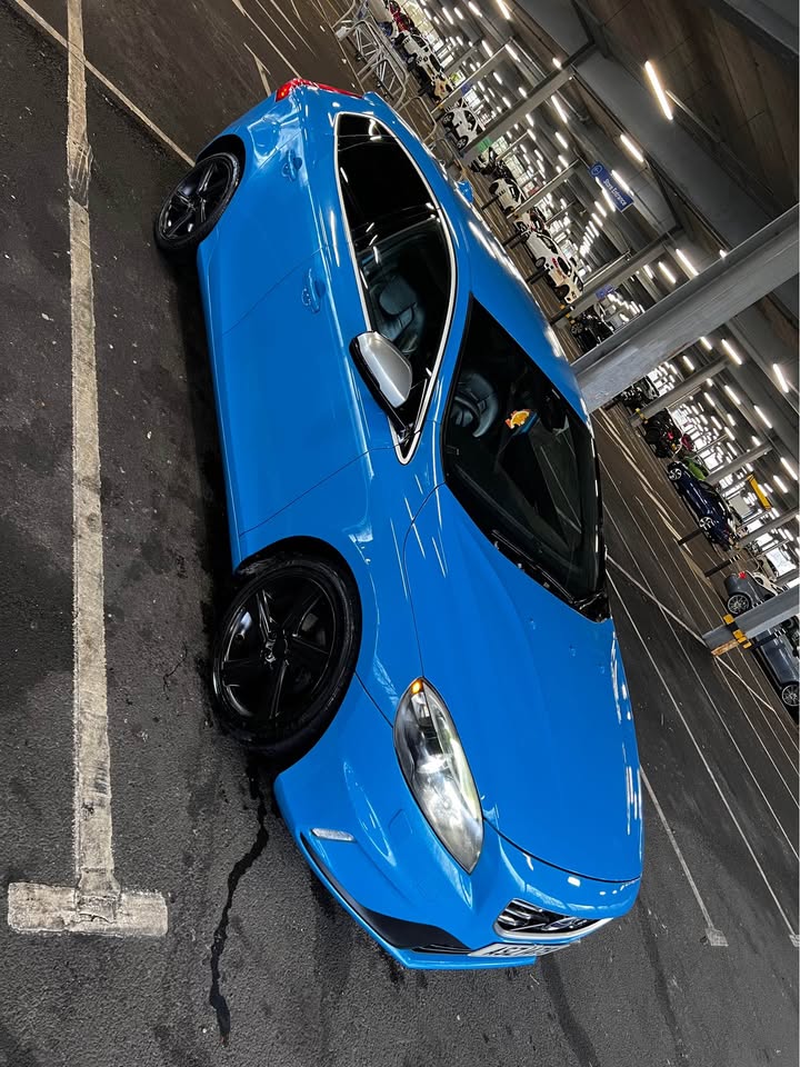 Volvo V40 D2 R-Design 2012