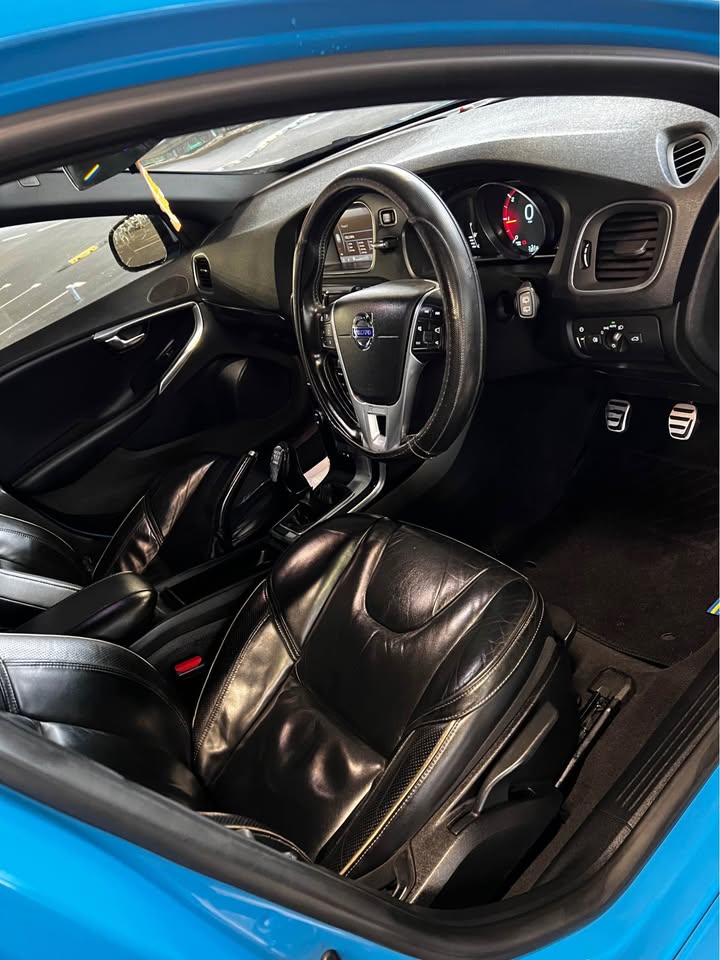 Volvo V40 D2 R-Design 2012