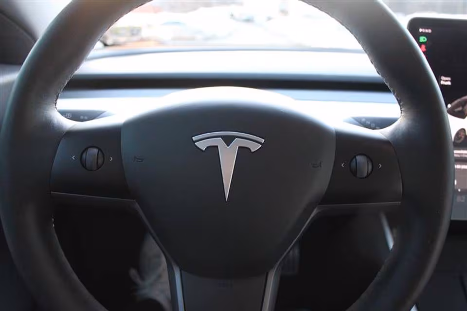 Tesla Model 3 2023