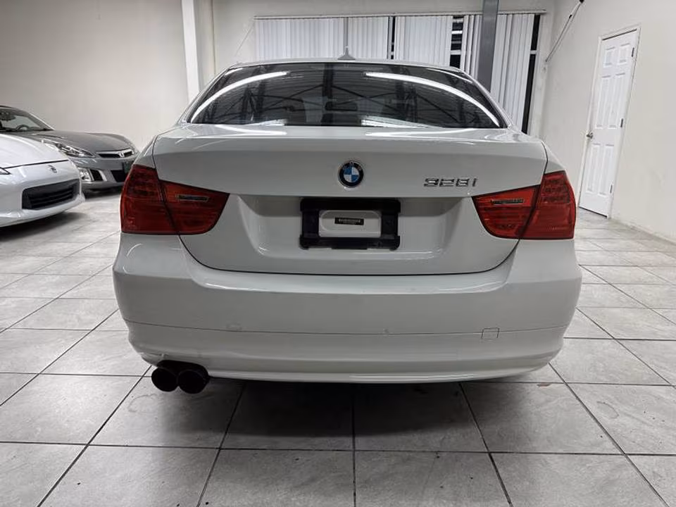 BMW 3 Series 2011