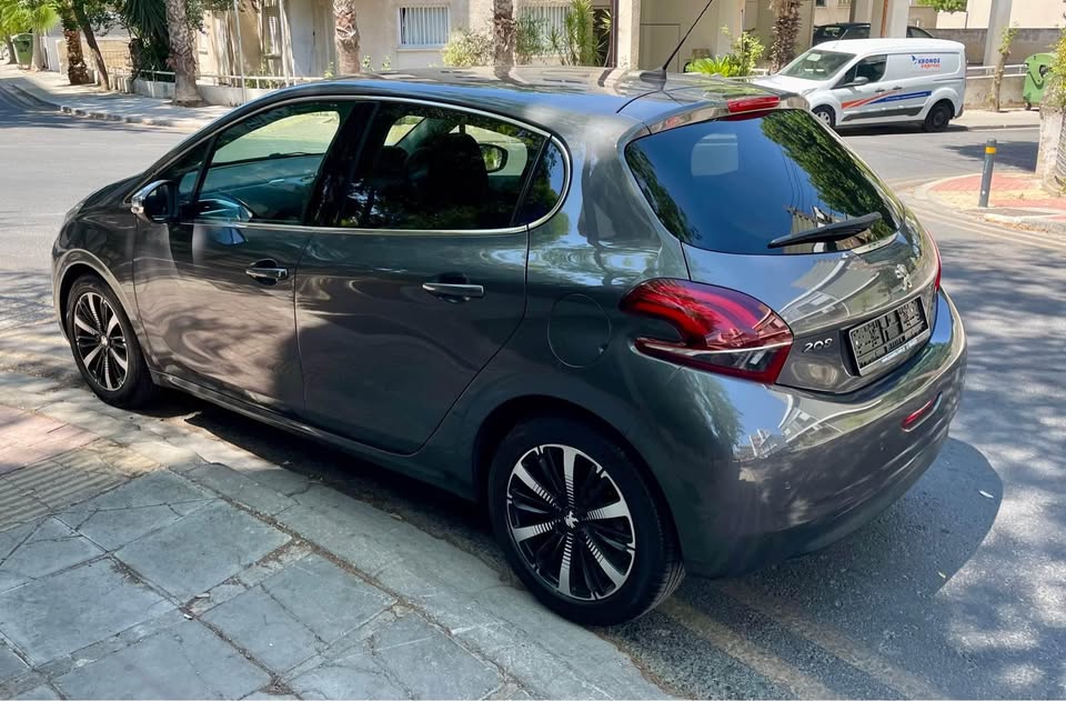 Peugeot 208 Allure 2019