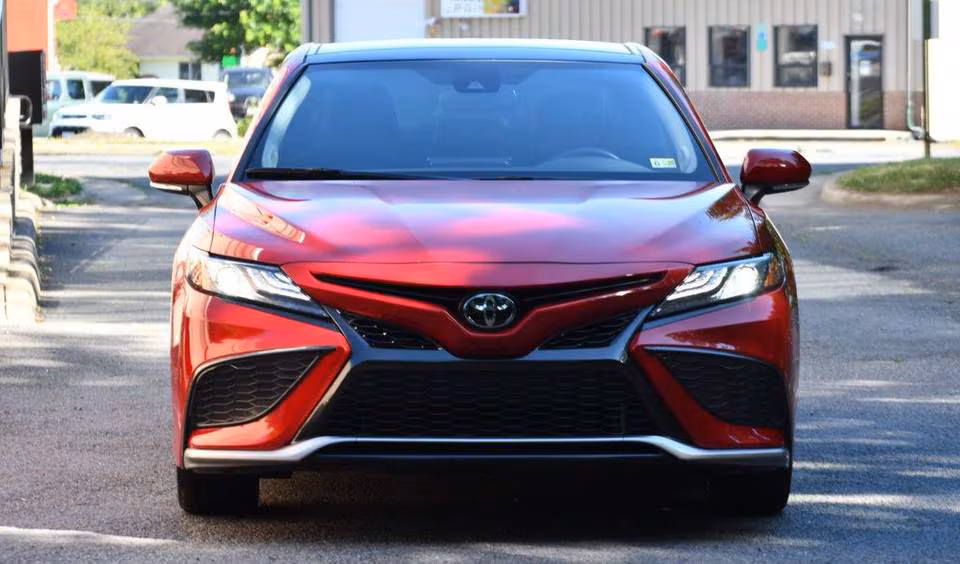 Toyota Camry SE 2022