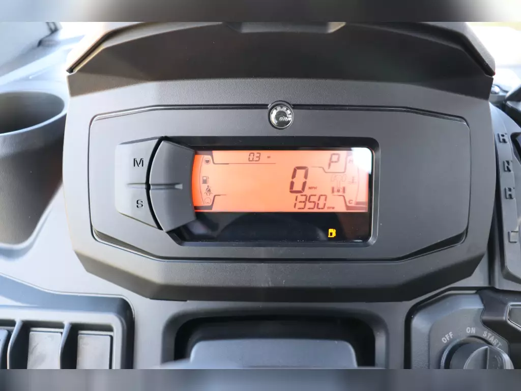 2023 Can-Am Defender HD10