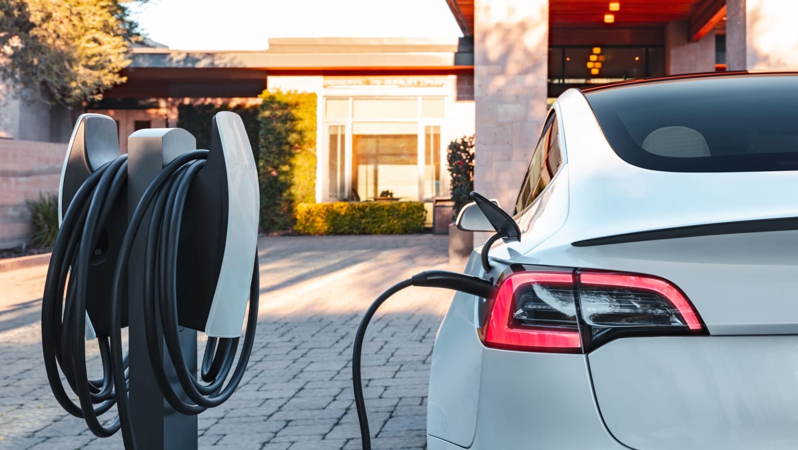 Electric Vehicle Supply Equiptment (Power Packs)