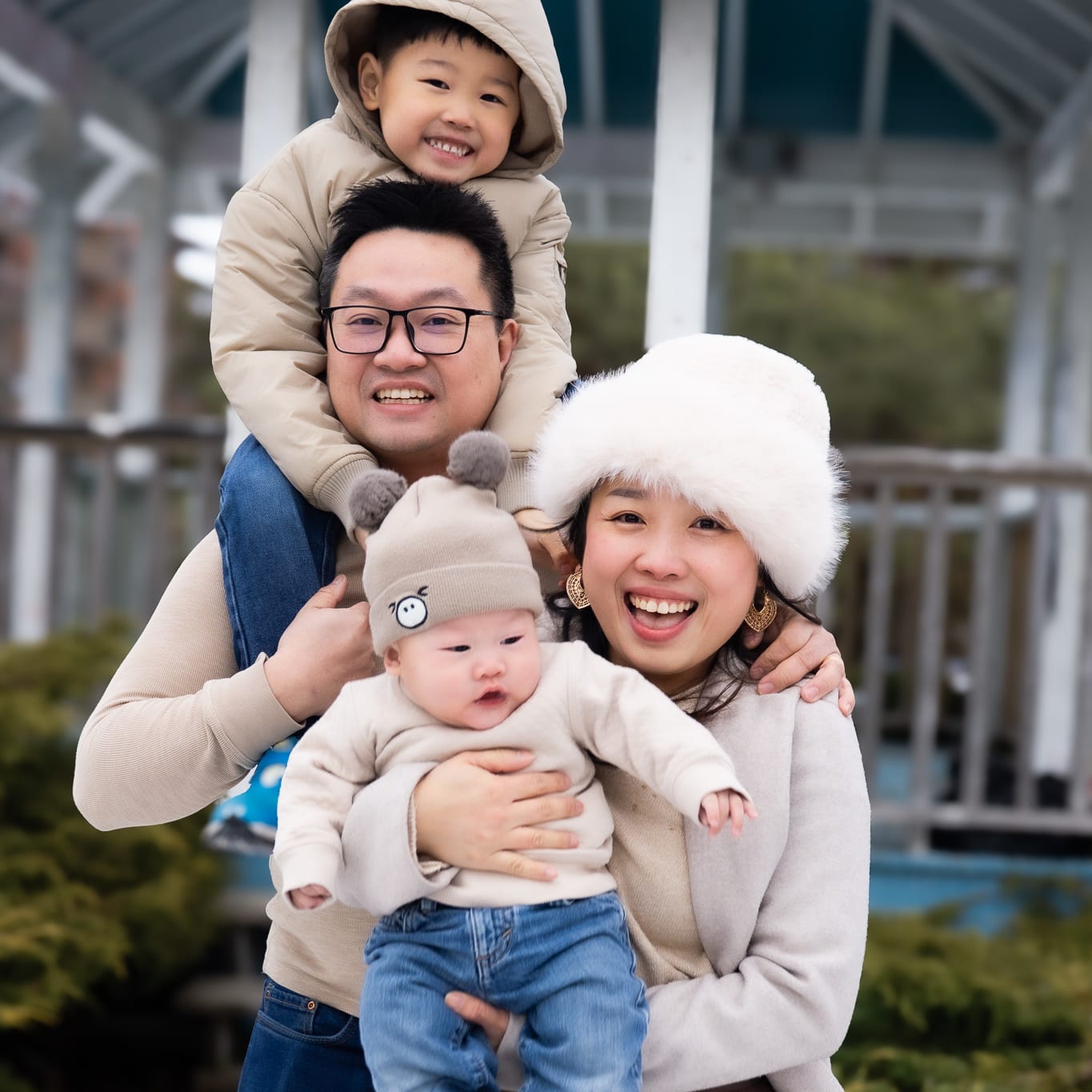 Family portraits in Ville Saint Laurent