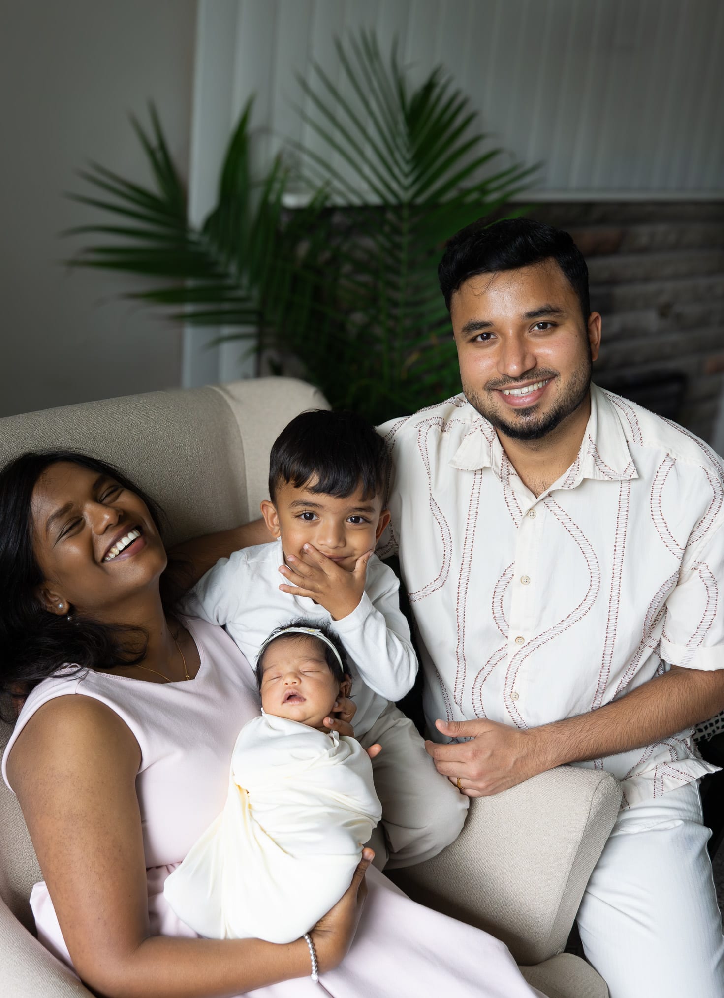At-home newborn photographer in Montreal