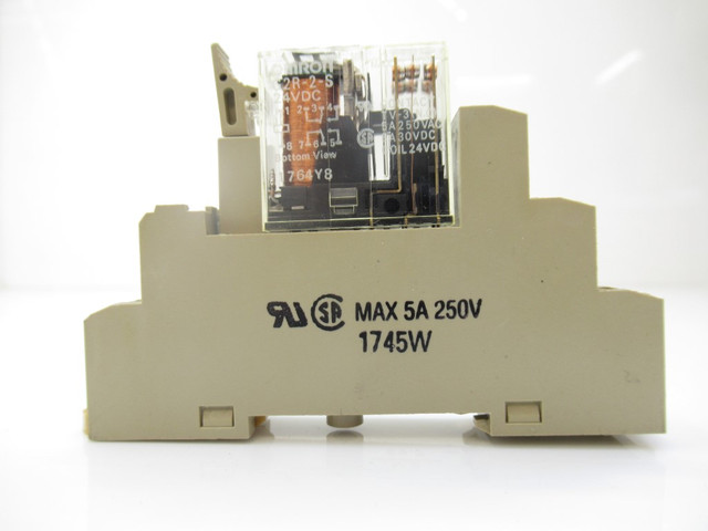 G2R-2-S DC24(S) + P2RF-08-E - G2R-2-S OMRON RELAY W/ P2RF-08-E BASE SOCKET OMRON | Automatización industrial Perú