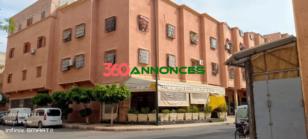 Maison À Vendre avec 4 Locaux Commerciaux à Marrakech - photo 2
