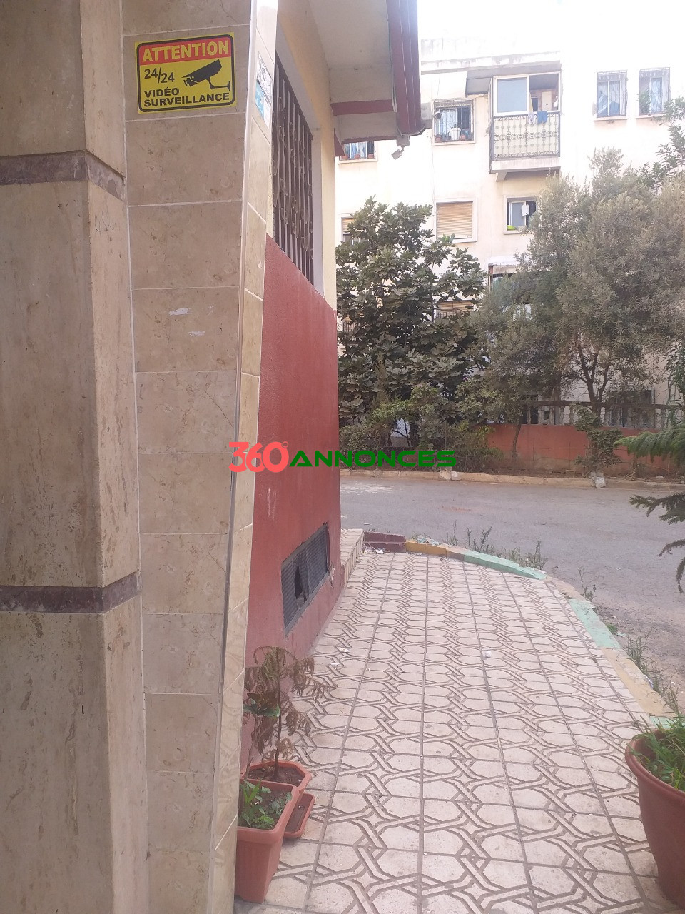 Appartement en rez-de-chaussée à vendre - 63 m² — photo 2