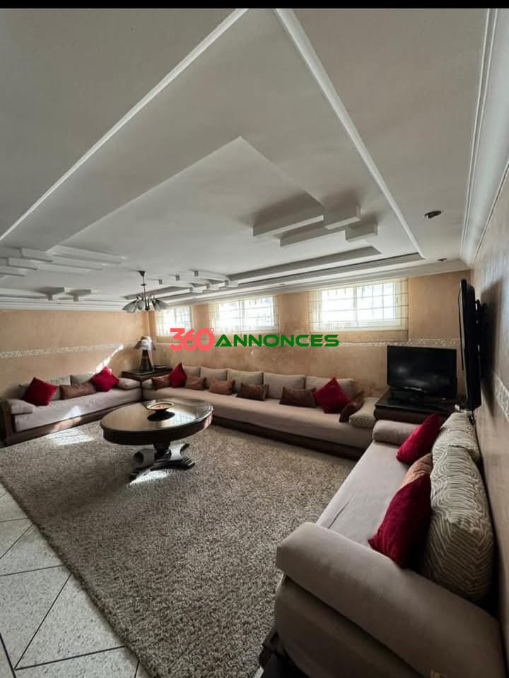 Villa Spacieuse et Contemporaine à Vendre – 431 m² avec Jardin et Garage — photo 5