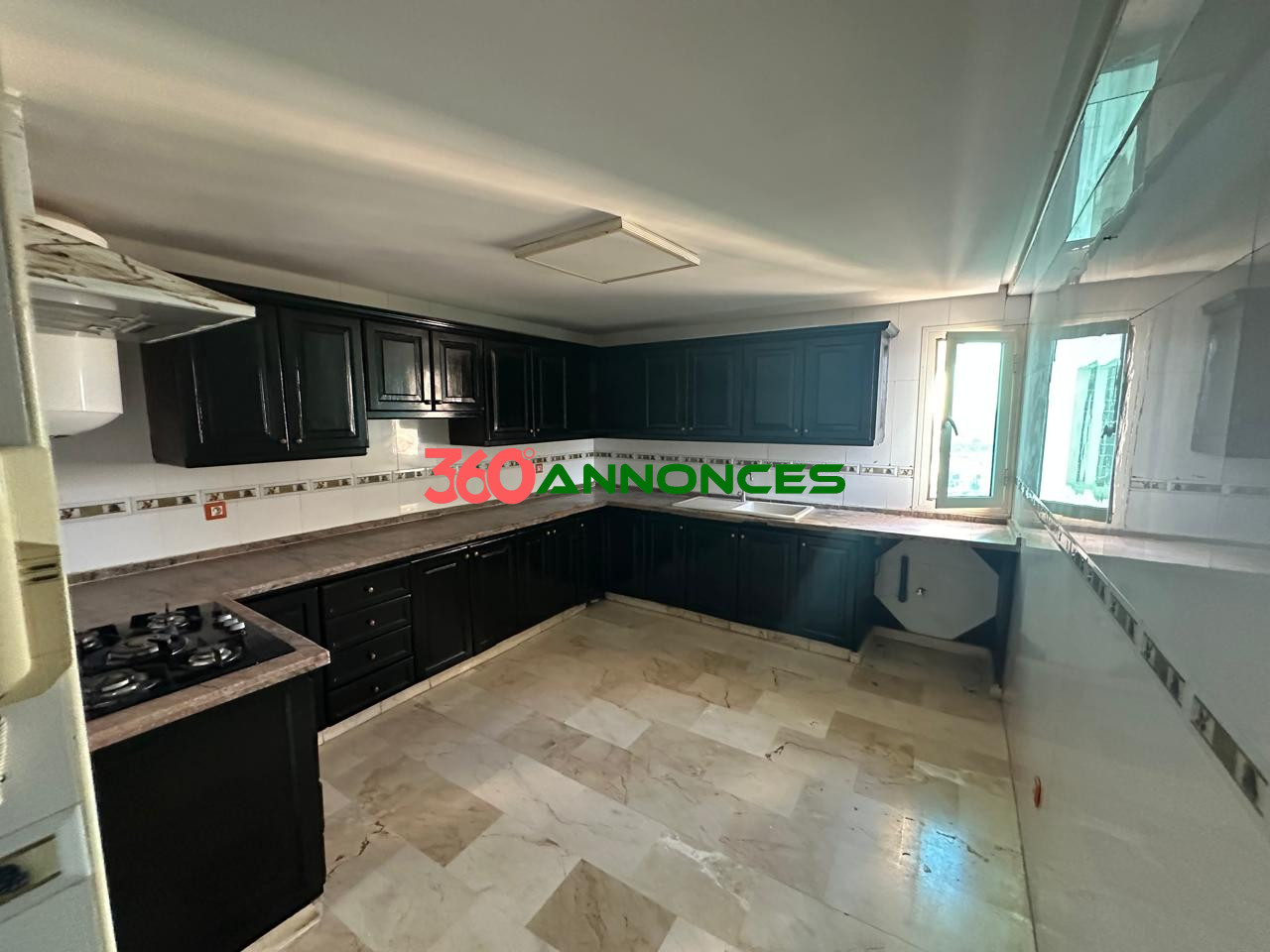 🏡 Appartement à louer – 195 m² avec garage et ascenseur à Hay Riad 🚗 - photo 2