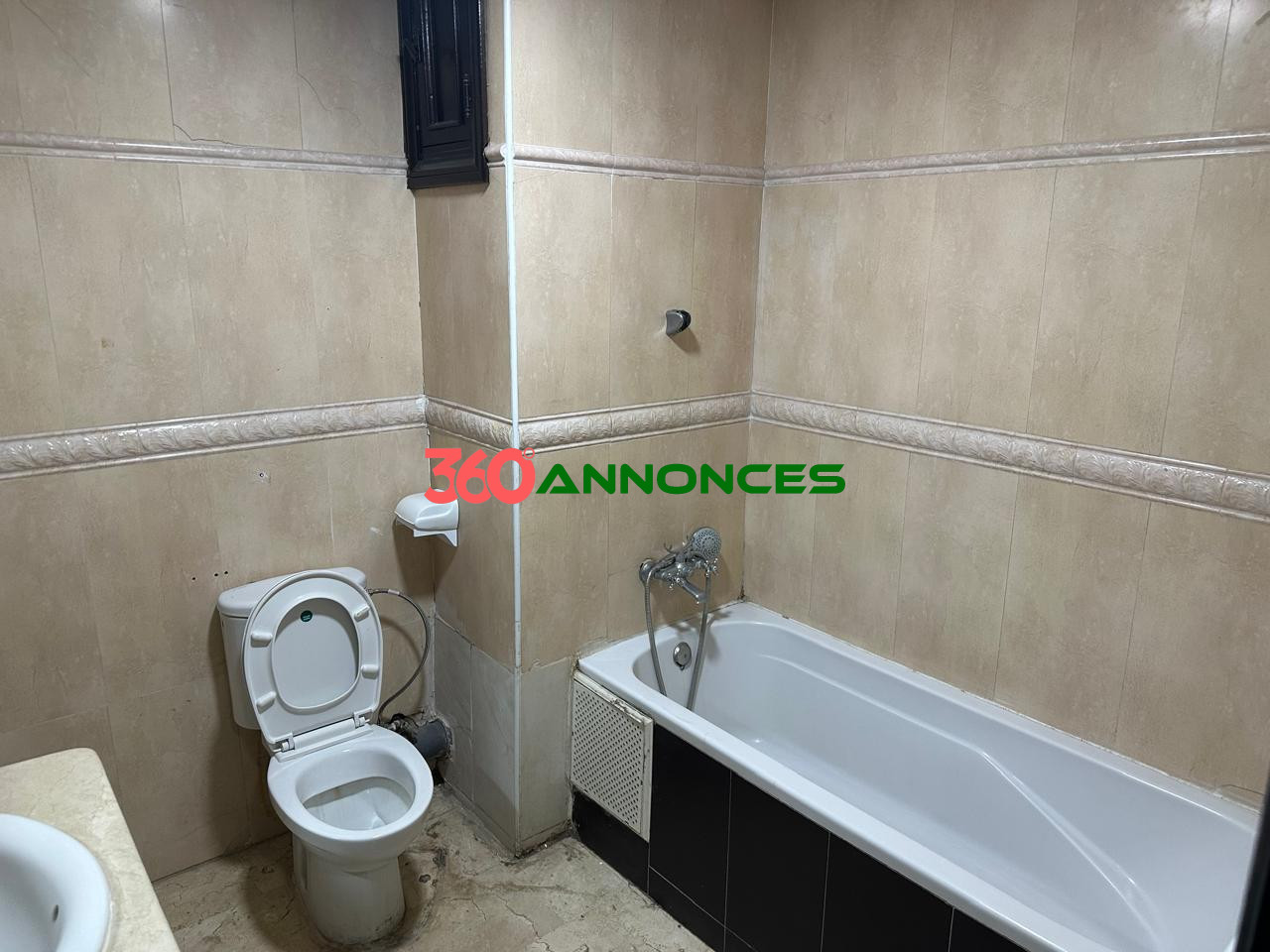 🏡 Appartement à louer – 195 m² avec garage et ascenseur à Hay Riad 🚗 - photo 8