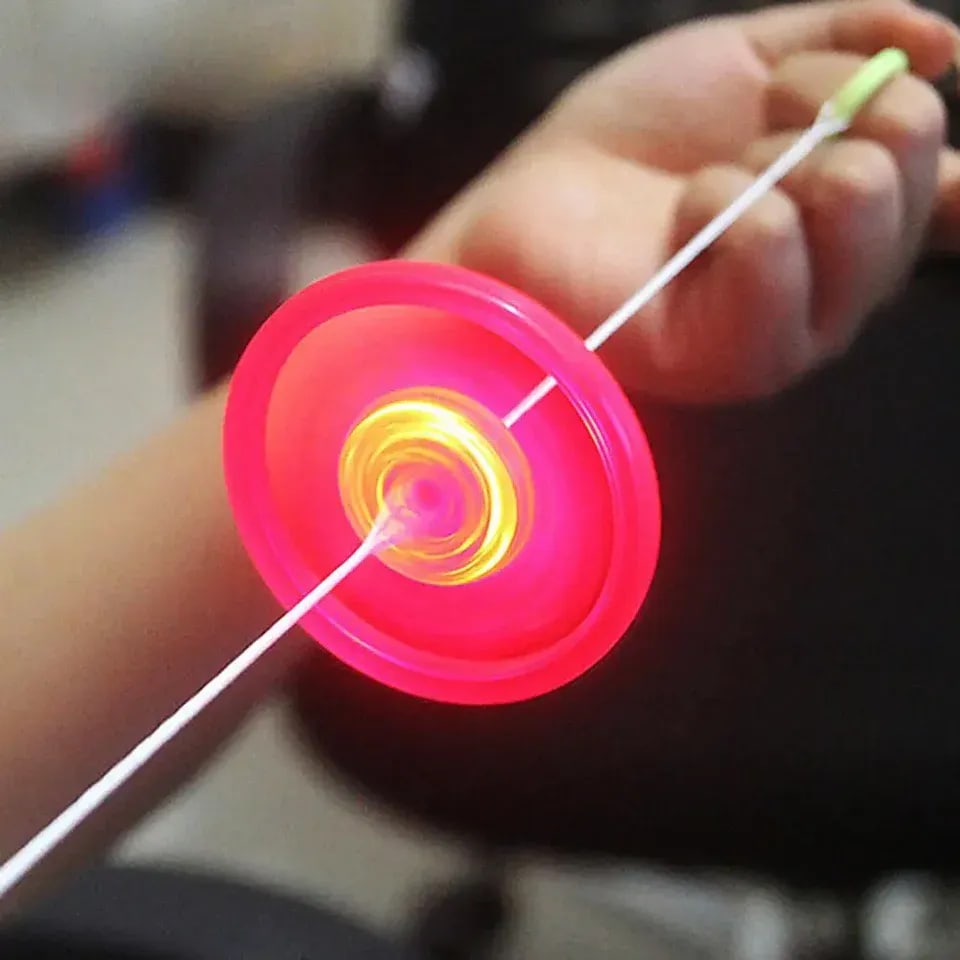 LED Flying Yoyo Spinner Toy – Pull String Light-Up Gyroscope Disc for Kids 6