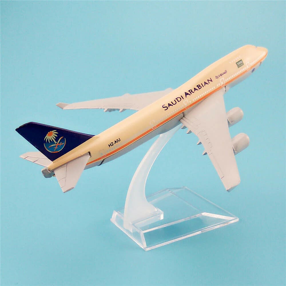 Papatoys Saudi Arabian Airlines Boeing 747 Die-Cast Airplane Model with Display Stand alternate view
