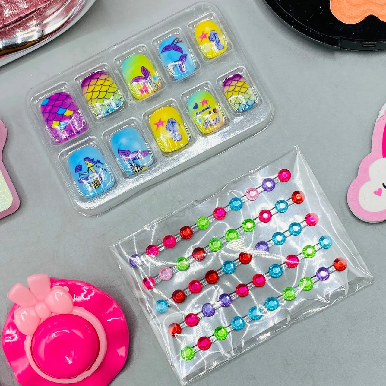 Portable Cosmetic Beauty Set | Kids Pretend Makeup Kit with Carry Case & Beauty Accessories 5