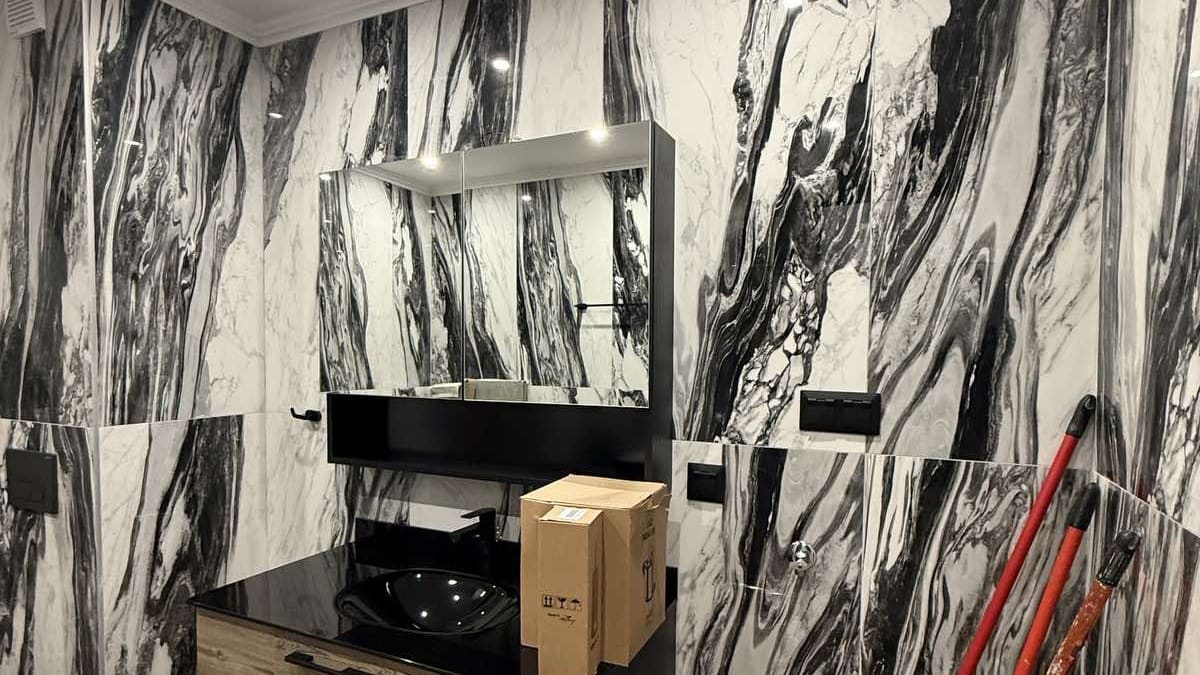 Papantoniou Reverse Duplex Apartment