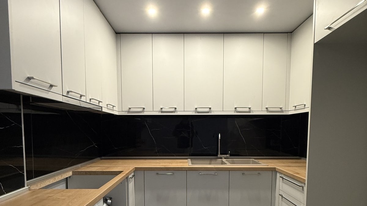 Papantoniou Reverse Duplex Apartment