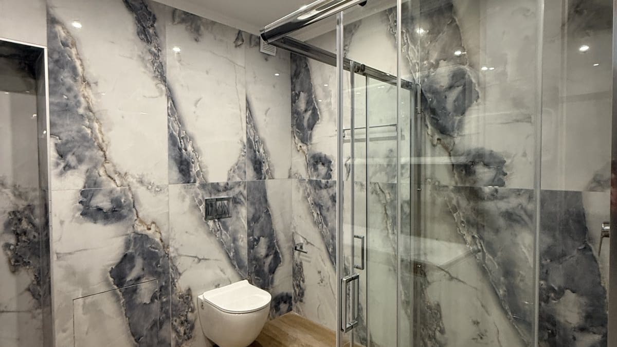 Papantoniou Reverse Duplex Apartment