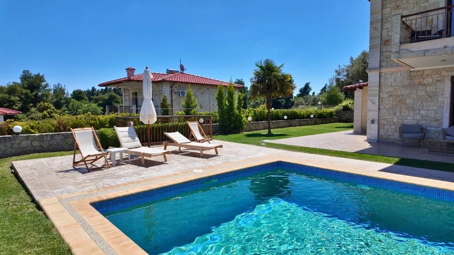 Golviz portföyünden bahçeli villa
