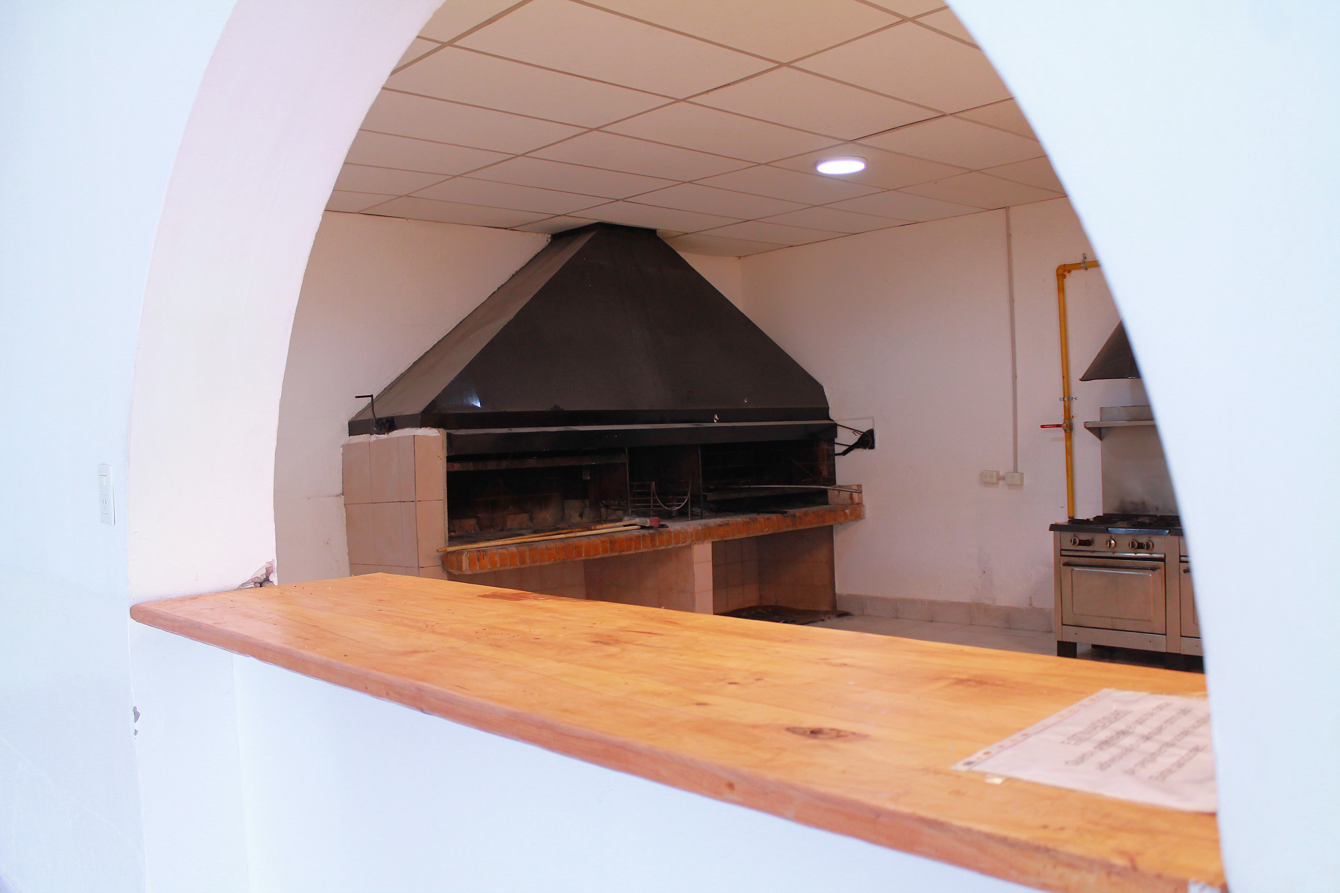 salon 4 interior parrillas