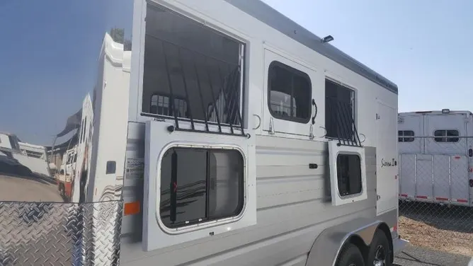 2021 Trails West SEIRRA II 3 Horse Trailer