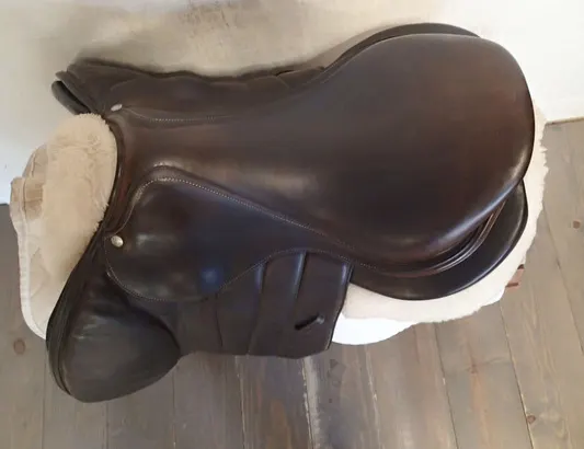 17.5″ Forestier by Voltaire Seoul Saddle 2019 4A