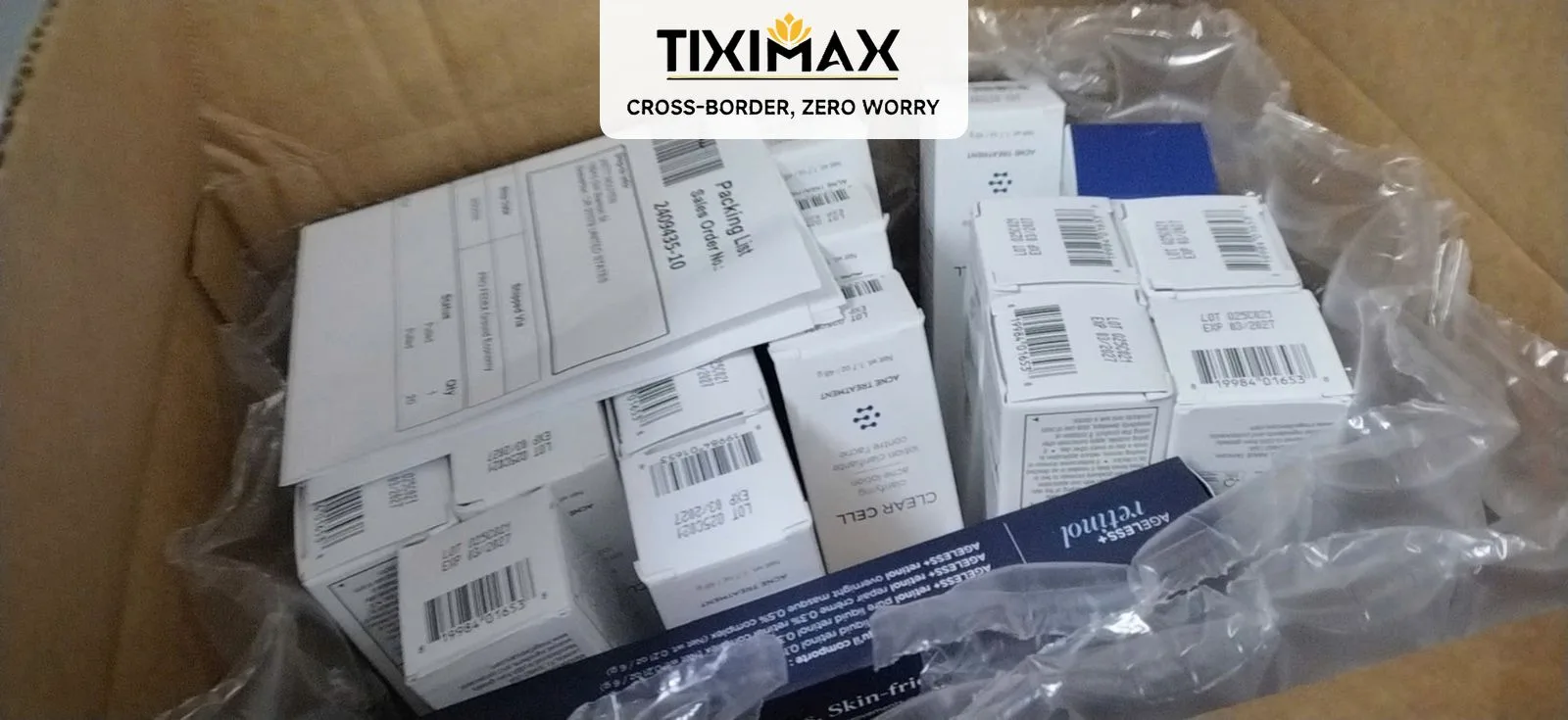 Thùng carton chứa nhiều sản phẩm chăm sóc da và packing list.