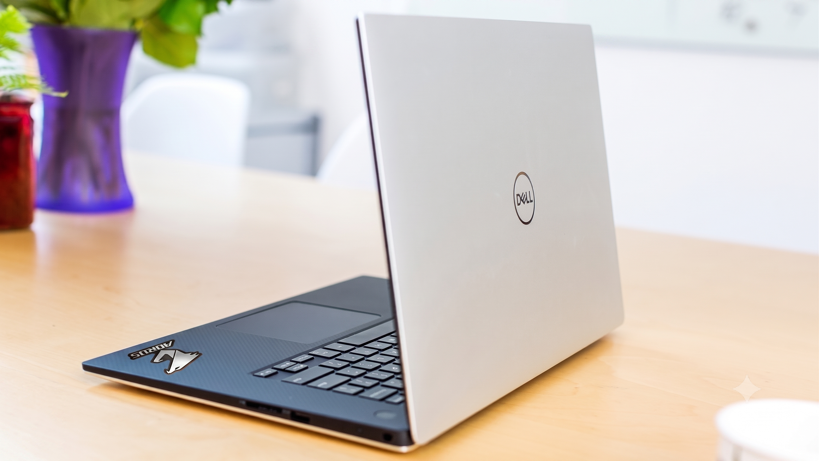 Dell XPS 15 9570 2