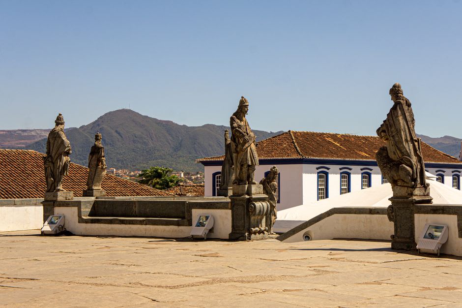 The soapstone prophet statues ascending the staircase of the Basílica do Bom Jesus de Matosinhos