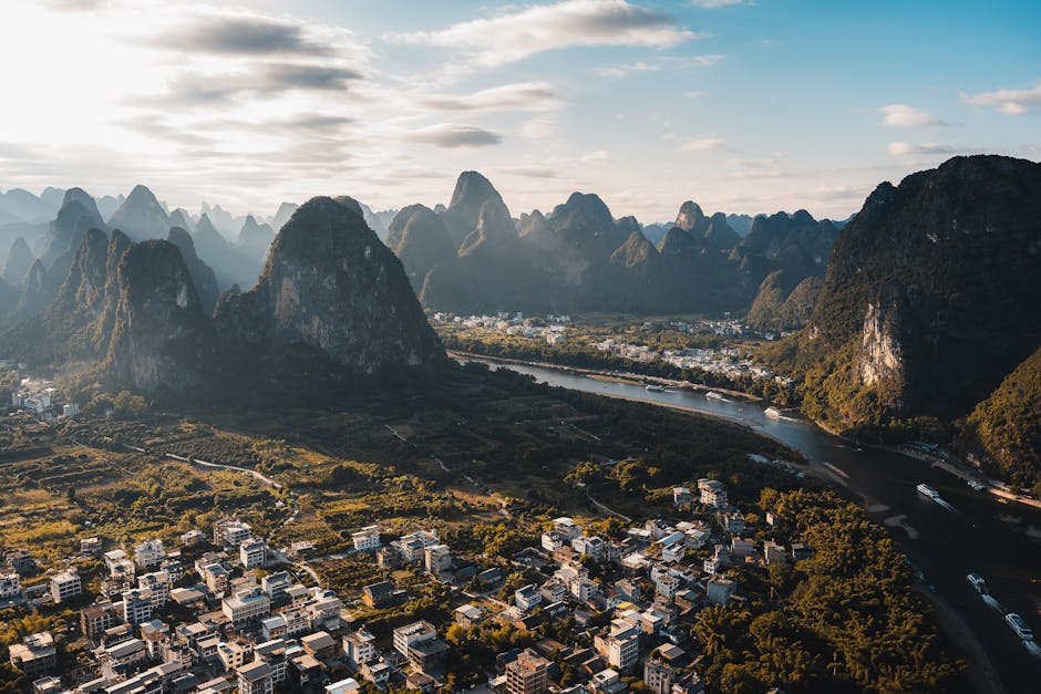 Karst mountains and the Li River in morning mist