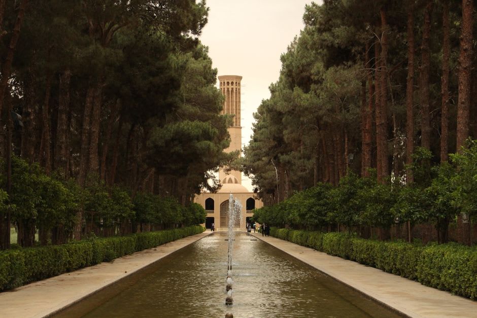 L'intérieur du pavillon du jardin de Dowlat Abad, sous le haut conduit du capteur de vent