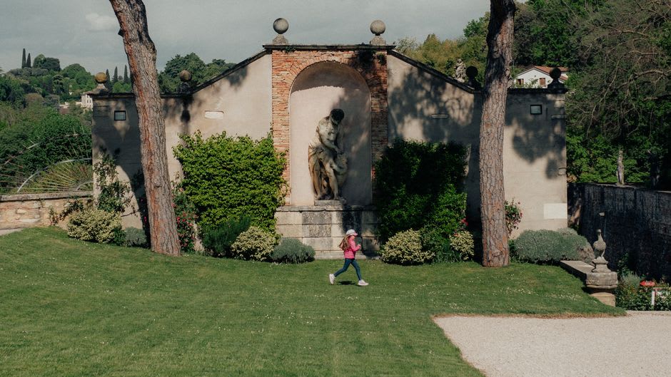 The domed, symmetrical facade of Villa La Rotonda outside Vicenza